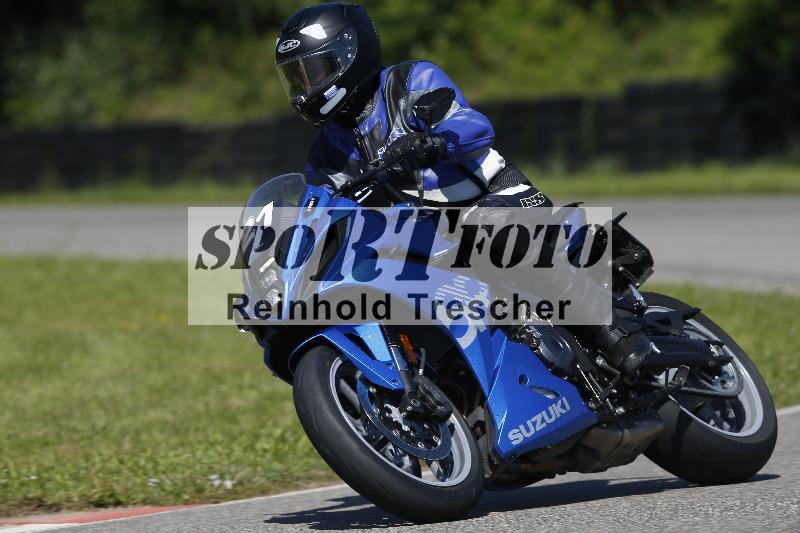 /Archiv-2024/29 12.06.2024 MOTO.CH Track Day ADR/Gruppe blau/21